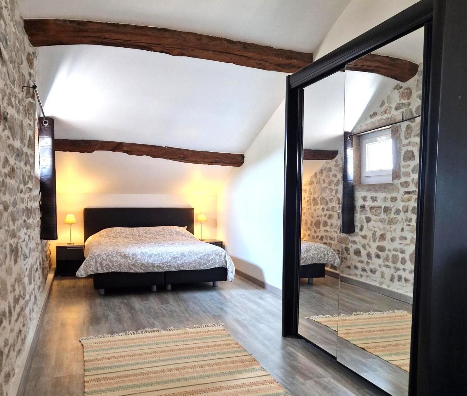 Les Hauts De Cluny Bagian luar foto