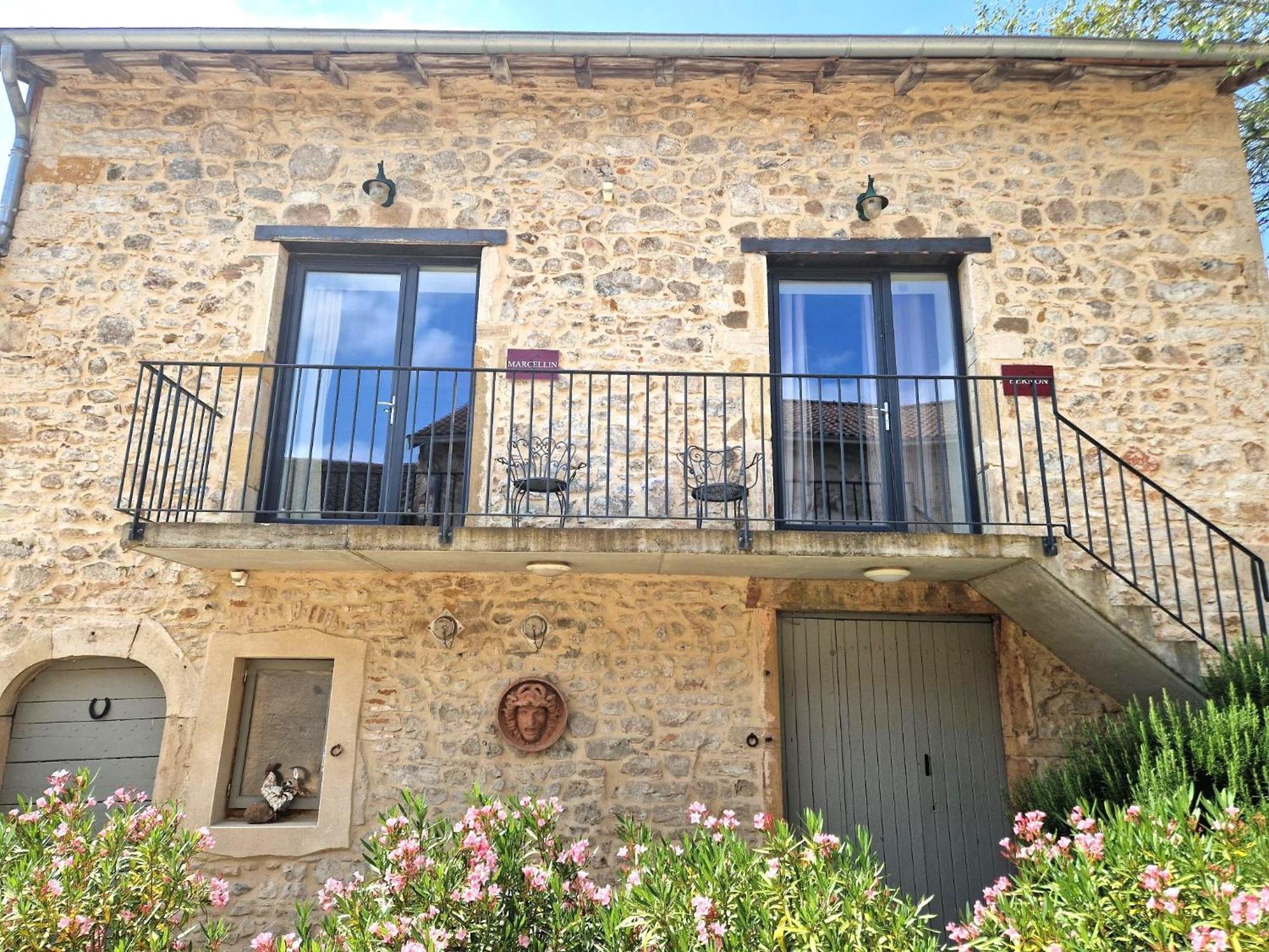Les Hauts De Cluny Bagian luar foto