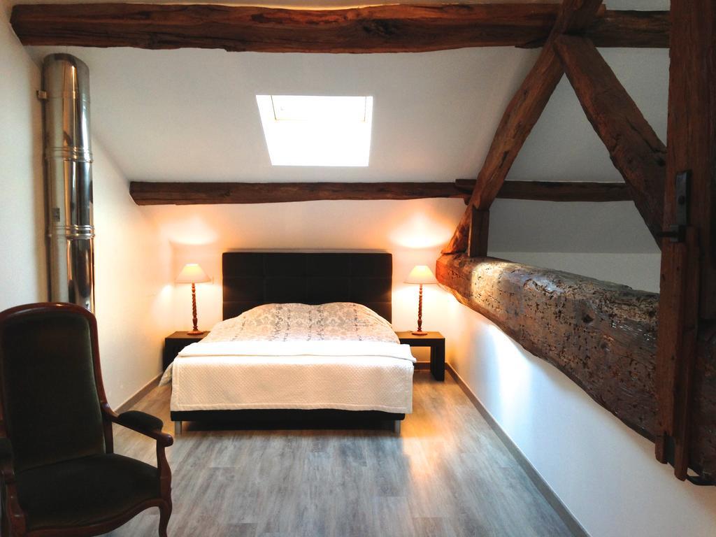 Les Hauts De Cluny Bagian luar foto